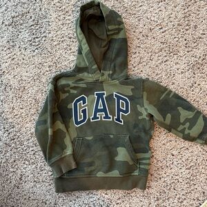 GAP Kids Green Camo Hoodie size XS 4-5